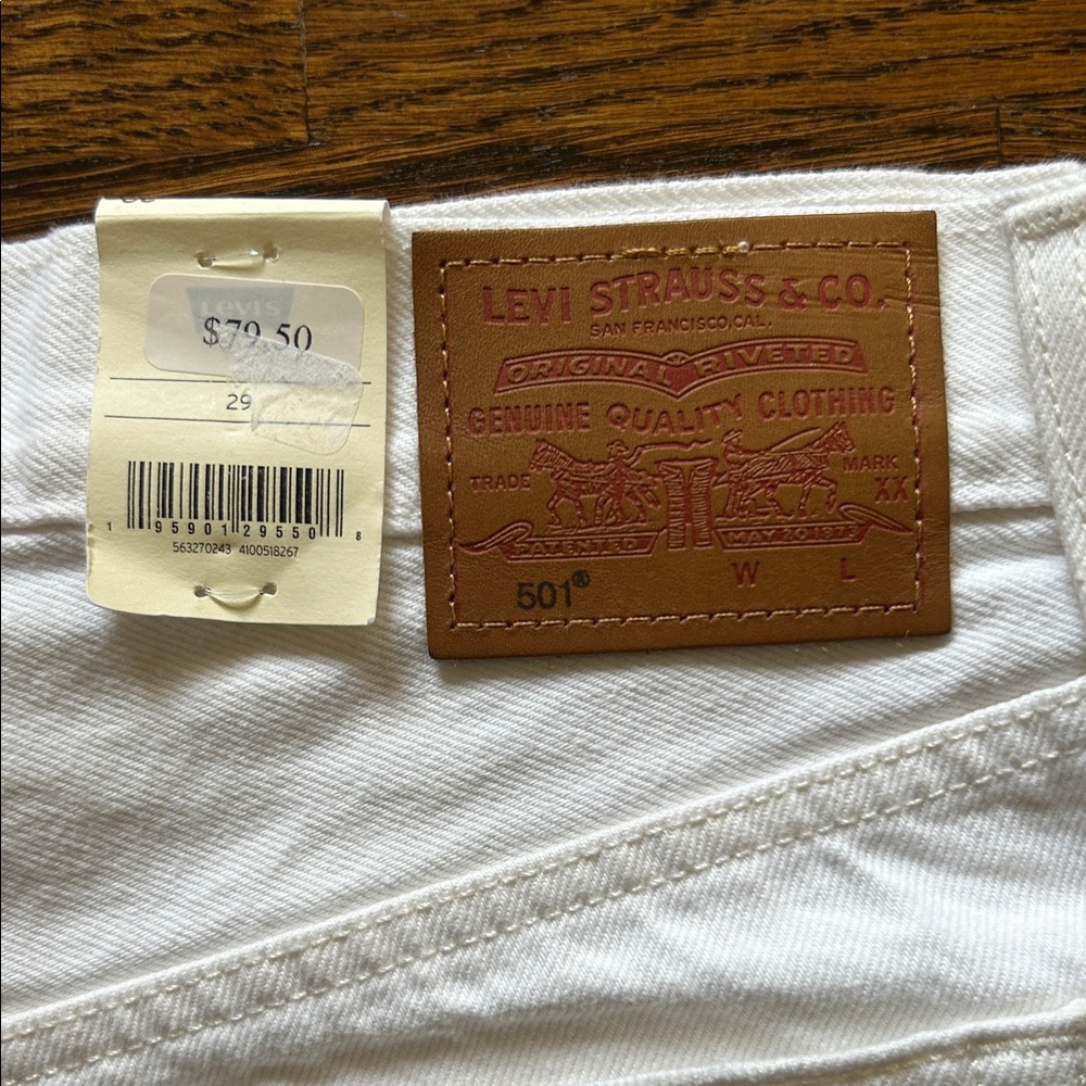 Levi's Women's 501 Classic White Jean Shorts - Picture 2 of 3